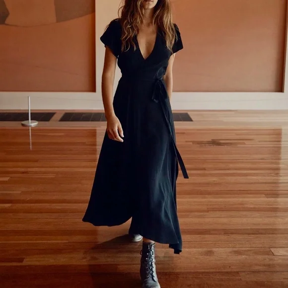 ✨Host Pick✨ The Autumn Dress in Noir Petite XS  NWT Christy Dawn RARE - Picture 2 of 5